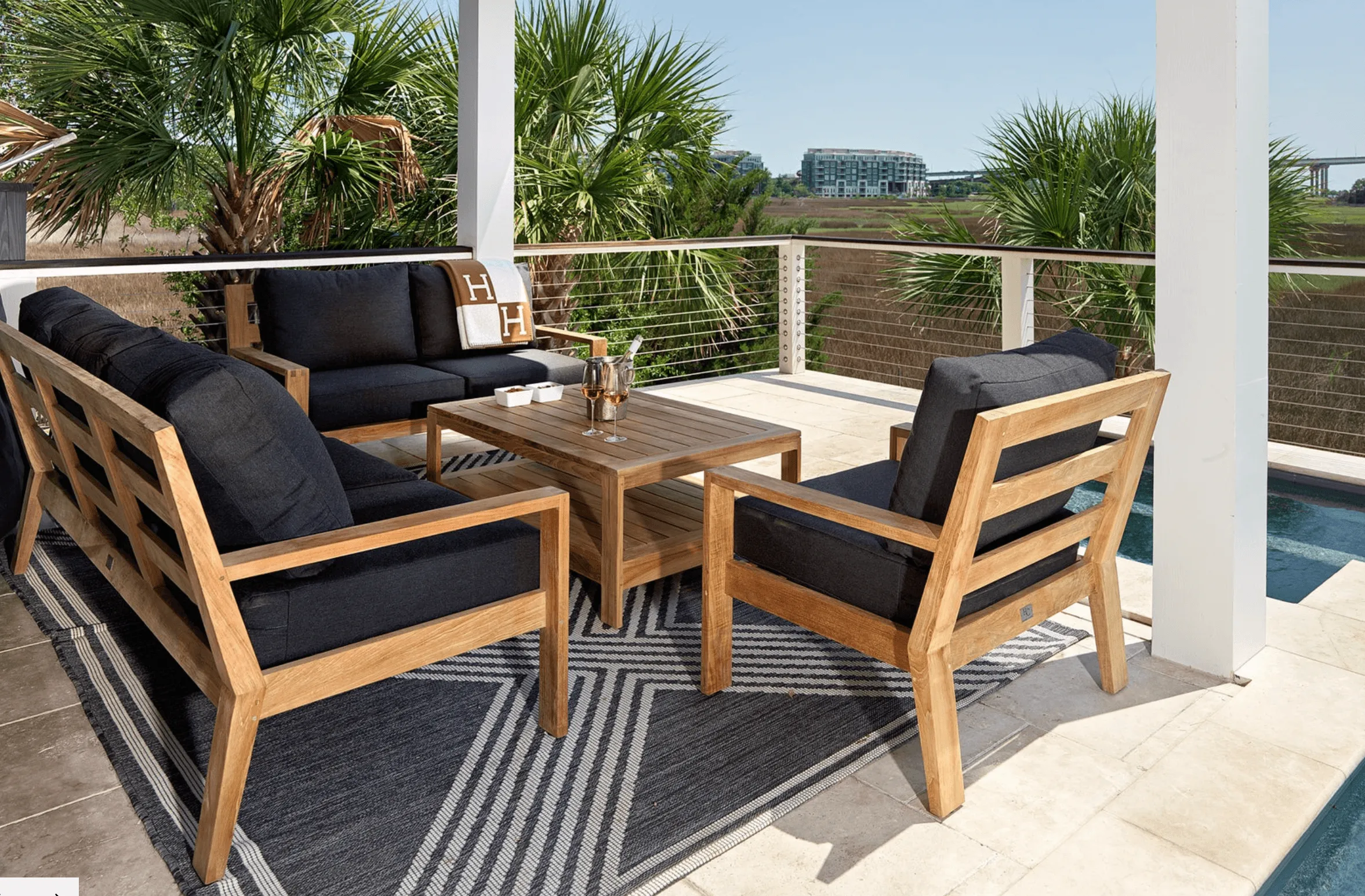 Charleston 4-Piece Lounge Set