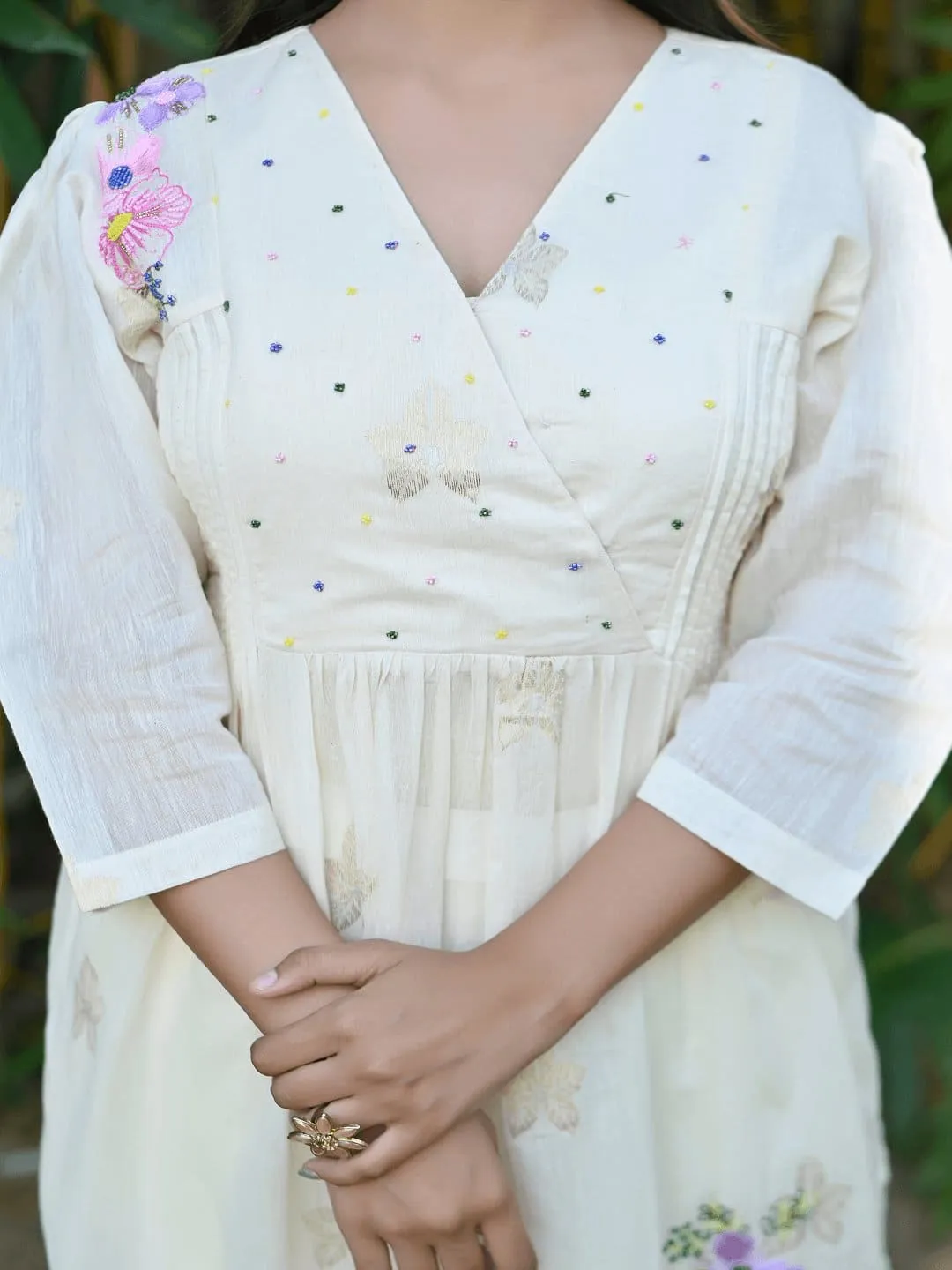 Off-White Dainty Dazzel Bold Floral Kurta Set