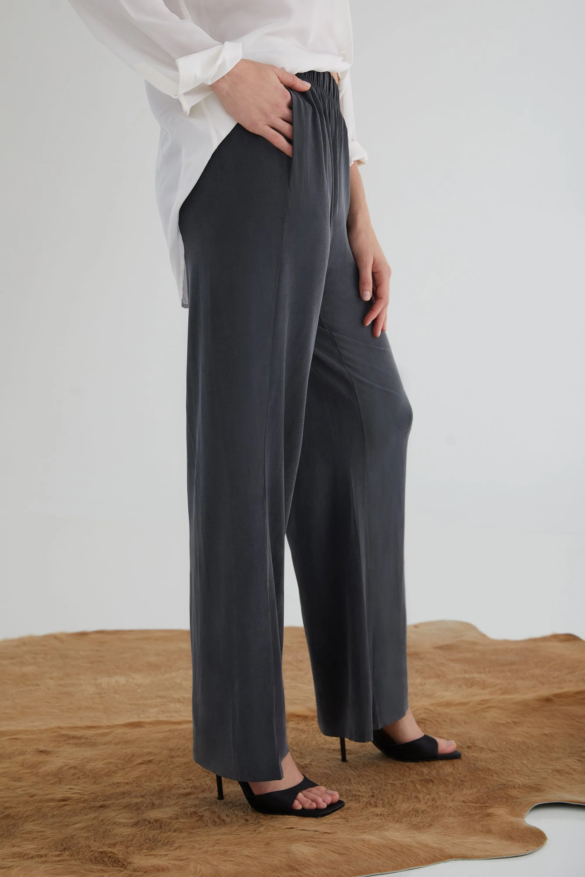 The Effortless Palazzo: Pant - Flow Cupro - Ink