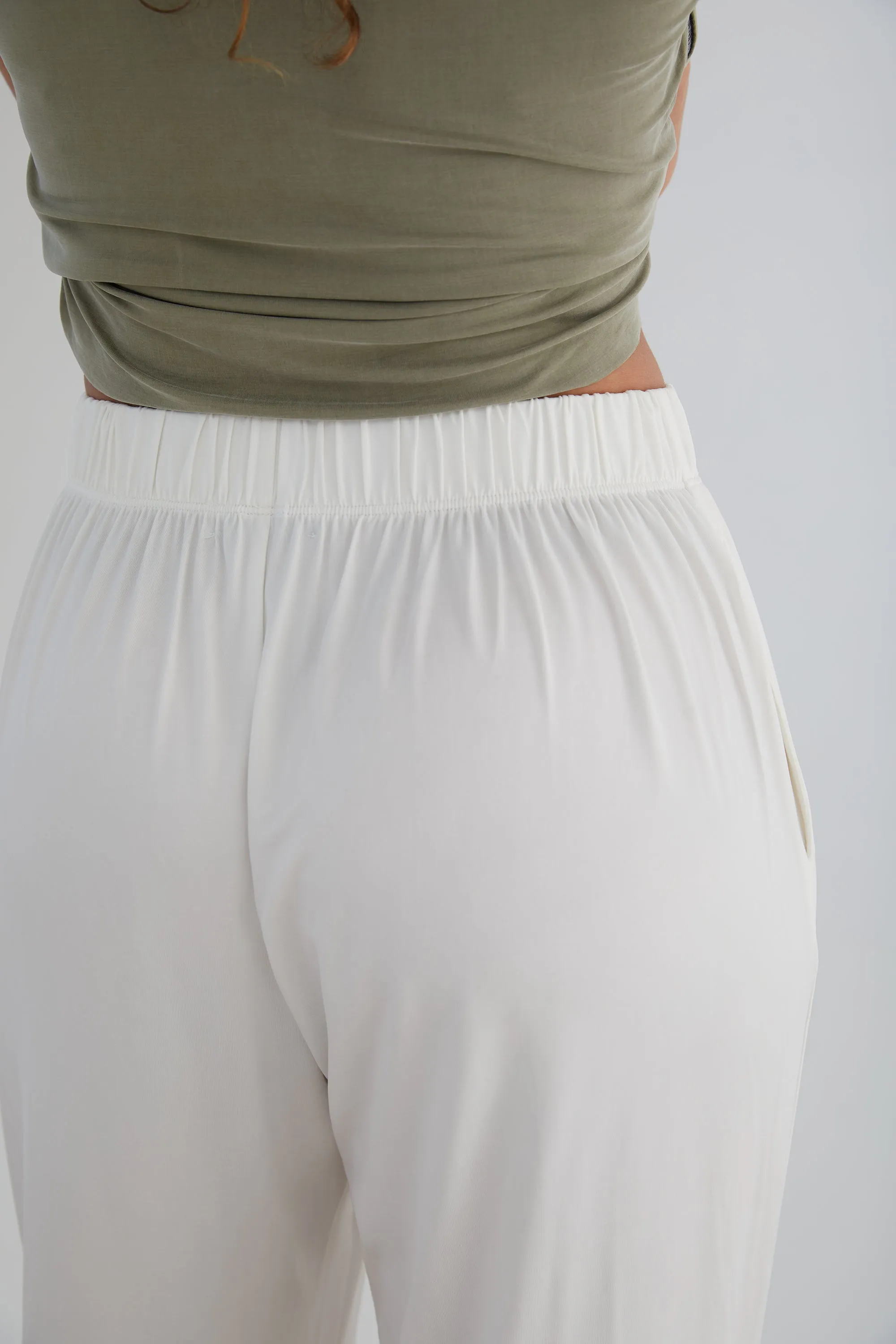 The Effortless Palazzo: Pant - Flow Cupro - Salt