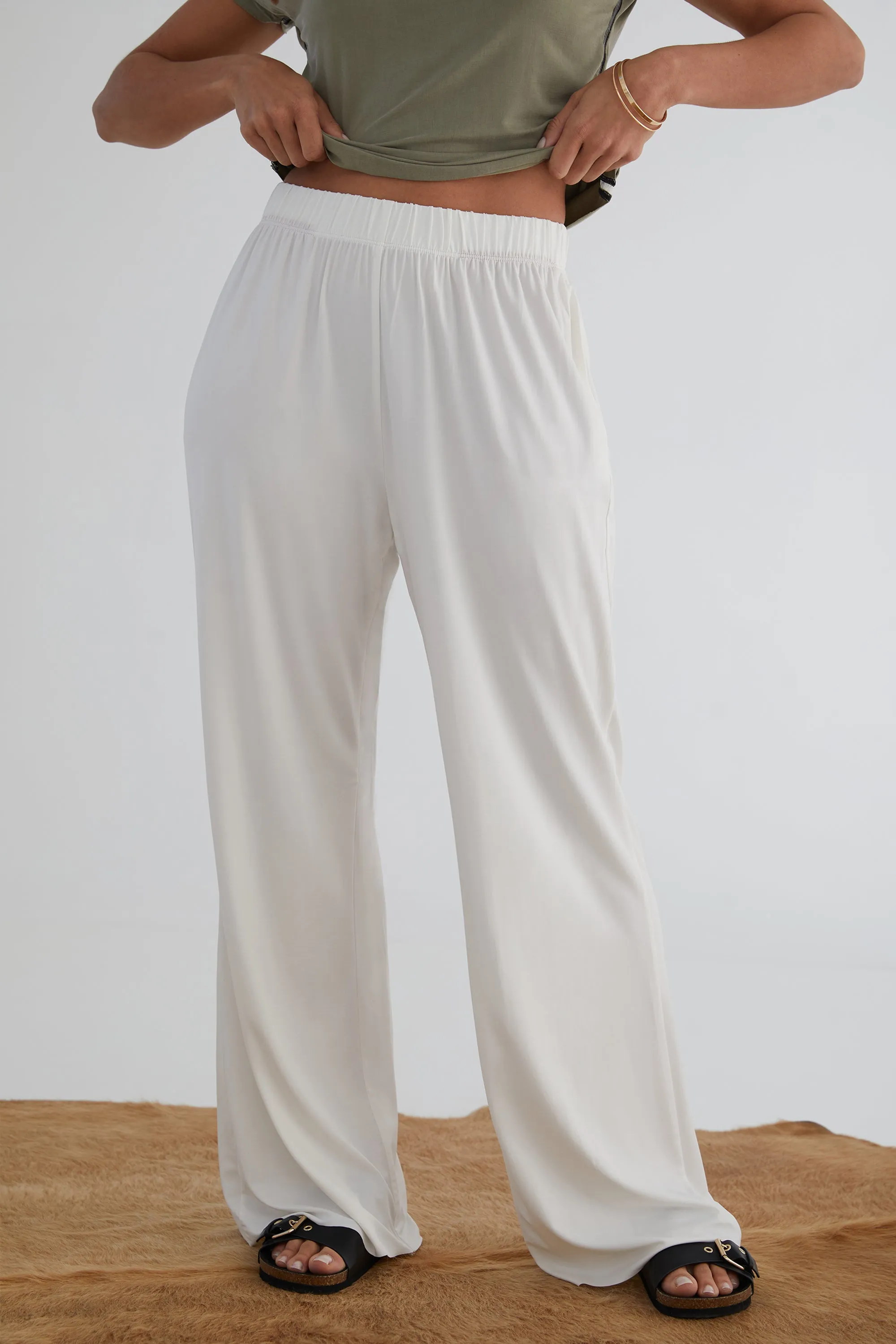 The Effortless Palazzo: Pant - Flow Cupro - Salt