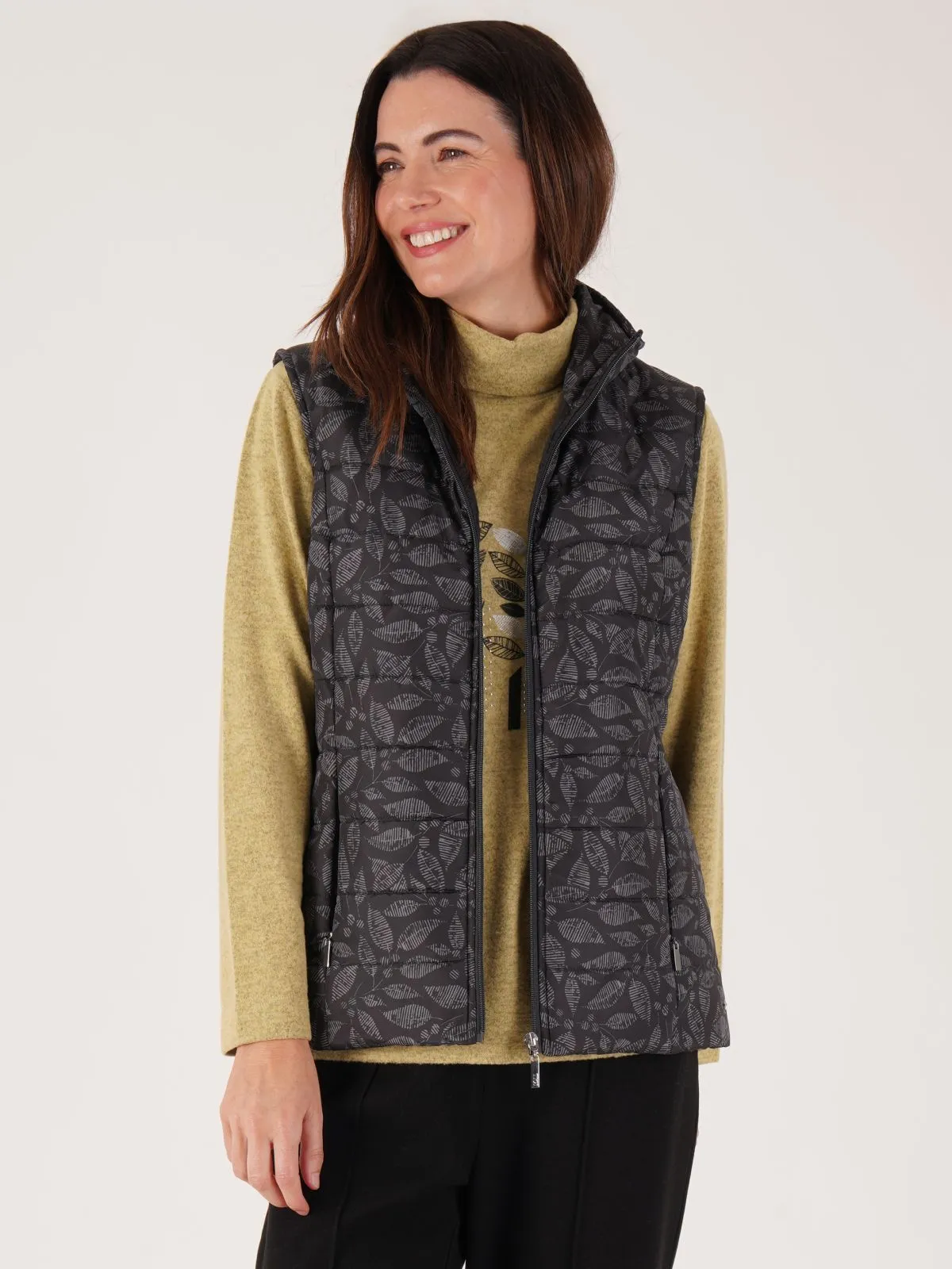 TIGI 14/16 Black Tonal Stamp Leaf Print Gilet - T25-05E